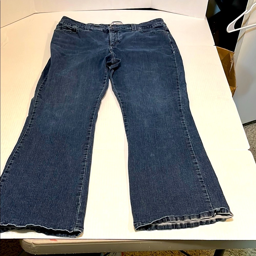 Lee women’s Slender secret boot cut jeans 18 medium stretch blue denim